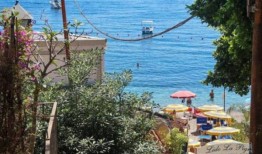 AFL球星贝利·史密斯在欧洲以白莲花风格的逃亡从前交叉韧带的挫折中“恢复”