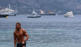 AFL球星贝利·史密斯在欧洲以白莲花风格的逃亡从前交叉韧带的挫折中“恢复”