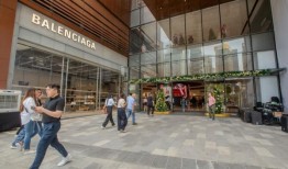 Exchange TRX开业，拥有400家商店，一个屋顶公园，豪华精品电影院正在建设中