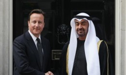 英国新任外交大臣戴维？卡梅伦(David Cameron)在中东问题上的立场是什么？
