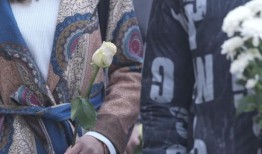 法庭宣判在贝尔格莱德学校枪杀10人少年的父母有罪