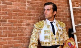 西班牙LGBT斗牛士：“因为我，会有更多人出柜”