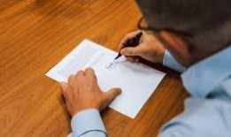 斯洛伐克总理抨击欧盟“不理性”