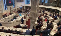 在阿拉巴马州立法会议的下半年，退税和减税问题有待解决