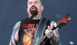 《杀手》的凯瑞·金希望道恩·强森在传记片中扮演他