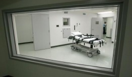 阿拉巴马州死囚詹姆斯·巴伯反对注射死刑他说，他不惧怕死亡
