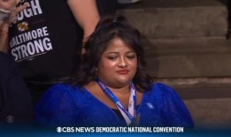 在奥普拉“没有孩子的猫夫人”的时刻，民主党全国委员会的镜头尴尬地切换到马里兰州代表特蕾莎·伍曼