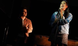 《贱女孩》女星克里斯提娜·阿拉巴多谈如何相信自己是最大的职业游戏改变者