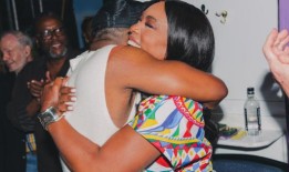 照片：安吉拉·巴塞特，布莱恩·克兰斯顿和温德尔·皮尔斯在百老汇参观普里胜利