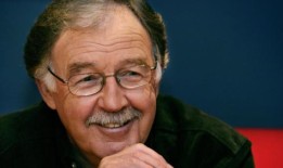 澳大利亚资深电视记者乔治·尼格斯去世，享年82岁