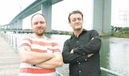 汤米和卡尔组成的小杜姆杜姆俱乐部：澳大利亚流行的喜剧二人组在14年后突然解散