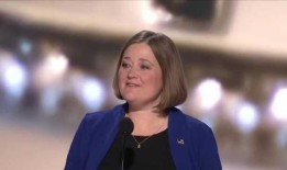 爱荷华州首席执行官布伦娜·伯德在共和党全国委员会的黄金时段发表了演讲这对她的政治生涯意味着什么？