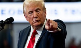 特朗普竞选团队就投票权问题攻击华尔兹令人侧目