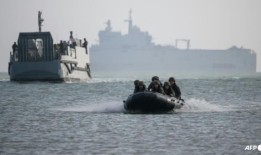 诺曼底的法国水兵从登陆日跳到了无人驾驶飞机上