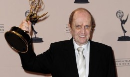 美国演员兼喜剧演员鲍勃·纽哈特因“一系列短暂疾病”去世，享年94岁