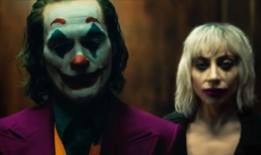 Lady Gaga、杰昆·菲尼克斯在《小丑：滑稽小丑》预告片中制造麻烦