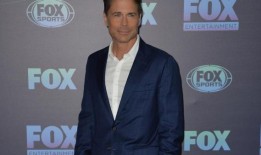 罗伯·洛称赞《局外人》与他的“兄弟”合作