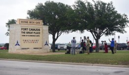 在最近的膳食争议之后，陆军官员关注食品津贴的变化