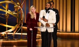 2023年艾美奖：克里斯蒂娜·阿普尔盖特在微软之战中获得起立鼓掌