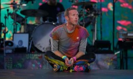 酷玩乐队将在格拉斯顿伯里音乐节上以头条表演打破纪录