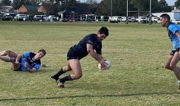 这是在Eugowra举行的一场民主党派对，金鹰队的复出故事正在升温