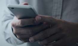 一名男子报警，谎称进入新加坡的出租车上有枪，几小时后被逮捕