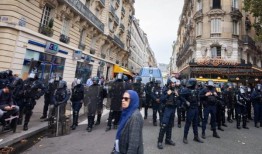 法国警方逮捕了一名说伊斯兰问候“assalam alaykum”的女子