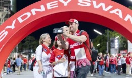 在澳式橄榄球联盟总决赛之前，悉尼和布里斯班的球迷宣布了重大消息