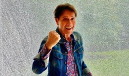 英国音乐偶像克里夫·理查德将于2025年11月在珀斯开启澳大利亚Can 't Stop Me Now巡演