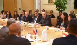 “让世界用自己的眼睛来判断”：世界检察官揭露了哈马斯的罪行