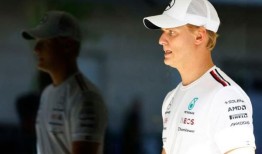 米克·舒马赫将继续担任梅赛德斯F1的后备车手