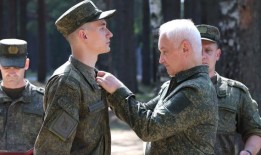 俄罗斯国防部长视察部队战备状态