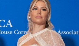 爱莉安娜·马迪克斯告别主持《爱岛美国》