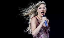 泰勒·斯威夫特荣登公告牌音乐奖榜首