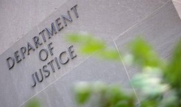 拜登的原告塔拉·里德起诉司法部，要求在所谓的“联邦调查局行动”后赔偿数百万美元