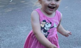 切尔西·格里森-米切尔：两岁的伊莎贝拉·惠登的尸体被妈妈推在婴儿车里好几天