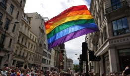 “破坏者”在性别歧视团体的活动中释放了数千只蟋蟀