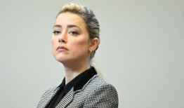 安布尔·希尔德就布莱克·莱弗利对贾斯汀·巴尔多尼的性骚扰投诉发表讲话