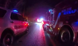 警员正在调查果园港发生的车祸