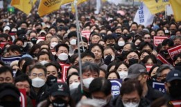 卫生部长：韩国将对罢工的医生采取法律行动