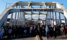 阿拉巴马州报纸因在特朗普当选后张贴棉花包照片而受到抨击