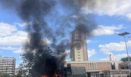 青年领导的抗议活动迫使肯尼亚总统交出税收法案