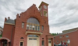 一名老人在张贴特朗普标语时被击中，亚视司机被发现死亡