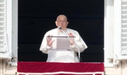 教皇表示，他希望信守承诺，自担任教皇以来首次访问阿根廷原住民