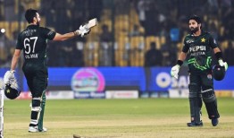 里兹万和萨勒曼在巴基斯坦击败南非创纪录的追逐中粉碎吨