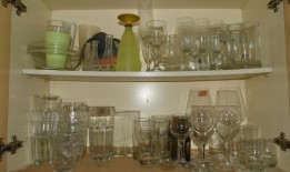 碗碟从橱柜里掉出来了？3个简单的技巧，你的问题就解决了“这太神奇了”