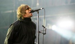 传奇摇滚歌手调侃解散15年后的标志性乐队重聚