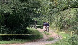 三年后，伯明翰的托尼·巴斯(Toni Bass)的死刑式谋杀案未破：妈妈说：“我想念他