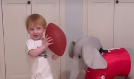 尼克·萨班的女儿克里斯汀从一个没有试管受精就不会在这里的婴儿那里得到了“Roll Tide”