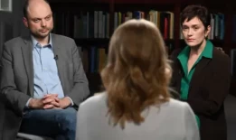 交换囚犯的持不同政见者誓言返回俄罗斯